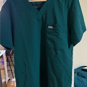 FIGS Men's Leon Forest Green Scrub Top M